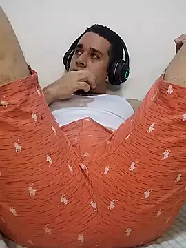 Snapshot of CRISTHIAN_GREY01 chatting on December 5, 2024, 6:55 pm CRISTHIAN GREY01 online show from December 5, 2024, 6:55 pm