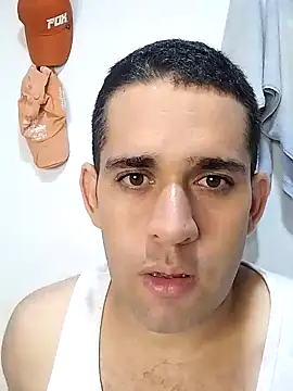 Snapshot of CRISTHIAN_GREY01 chatting on January 12, 2025, 6:06 am CRISTHIAN GREY01 online show from January 12, 2025, 6:06 am