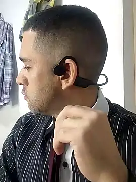 Snapshot of CRISTHIAN_GREY01 chatting on January 24, 2025, 4:39 pm CRISTHIAN GREY01 online show from January 24, 2025, 4:39 pm