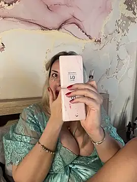 LanaShockk online show from April 8, 2026, 2:39 pm