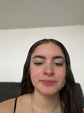 imlindapink online show from February 18, 2025, 2:49 pm