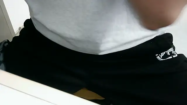 Snapshot of XiaoGuoGuo284512 chatting on January 31, 2025, 8:43 am XiaoGuoGuo284512 online show from January 31, 2025, 8:43 am