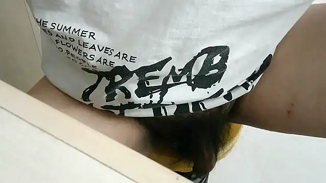 Snapshot of XiaoGuoGuo284512 chatting on October 31, 2025, 10:11 pm XiaoGuoGuo284512 online show from October 31, 2025, 10:11 pm