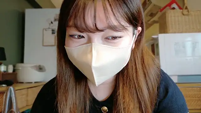 Snapshot of _Yui_ chatting on September 28, 2025, 7:58 am  Yui  online show from September 28, 2025, 7:58 am