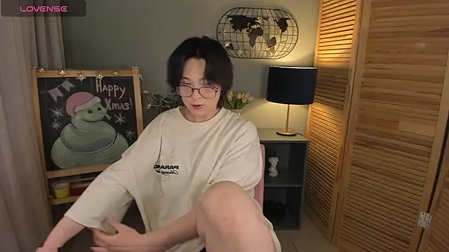 fiamoory online show from February 4, 2025, 12:00 pm