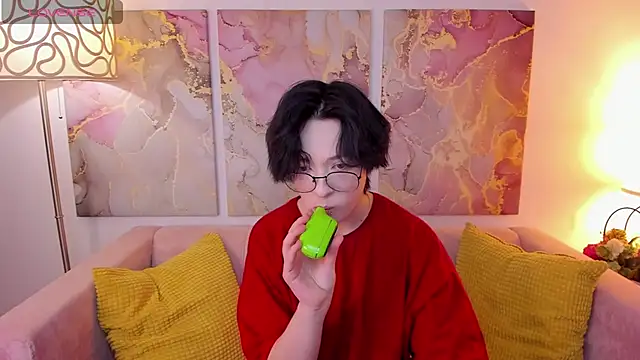 fiamoory online show from February 8, 2025, 7:26 am