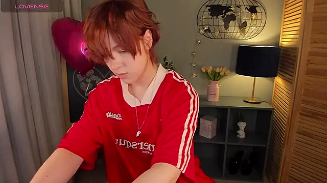 fiamoory online show from February 12, 2025, 4:23 am