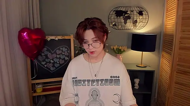 fiamoory online show from February 19, 2025, 1:29 am