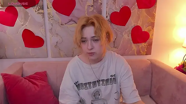 fiamoory online show from February 26, 2025, 4:47 am