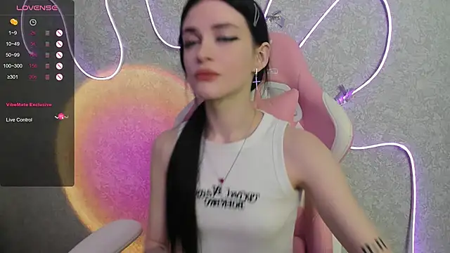 Molly Crystall online show from July 1, 2026, 3:52 am