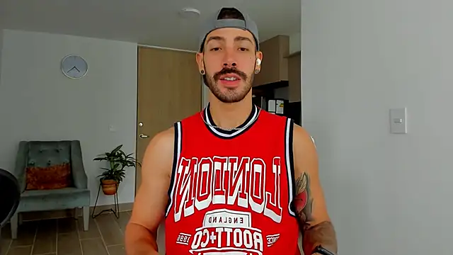 Guyinthemountain online show from December 27, 2024, 12:23 pm