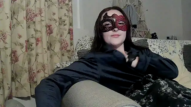 LexiSnowUK online show from March 18, 2026, 9:40 pm