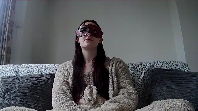 LexiSnowUK online show from March 27, 2026, 9:42 am