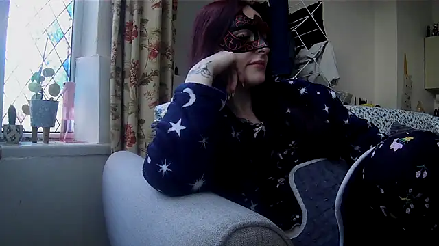 LexiSnowUK online show from April 20, 2026, 8:50 am