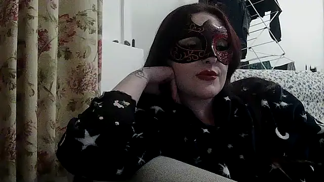 LexiSnowUK online show from April 21, 2026, 8:23 pm