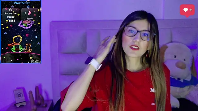  jade white  online show from April 9, 2026, 12:21 pm