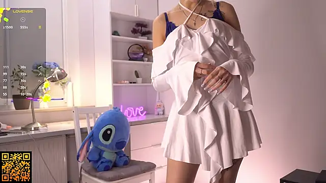 norakisses online show from November 11, 2025, 10:48 am