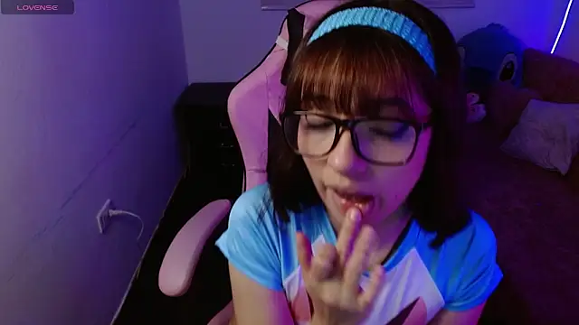 evie cloud online show from March 19, 2025, 1:32 am