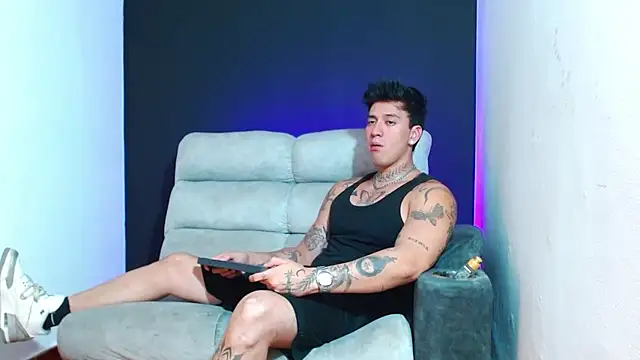 JUSTIN FULLER1 online show from February 2, 2026, 2:32 am