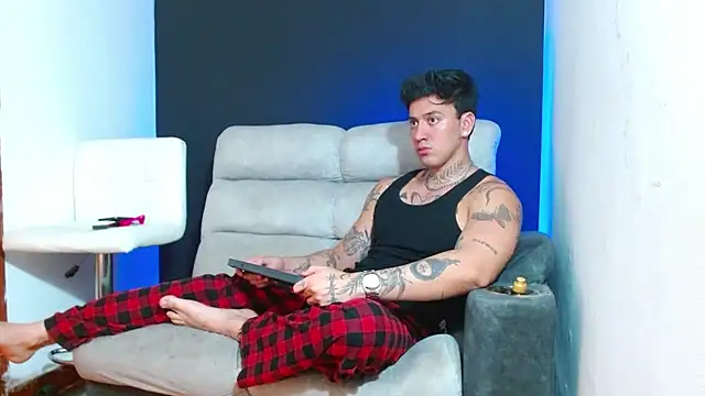 JUSTIN FULLER1 online show from March 10, 2026, 4:06 am