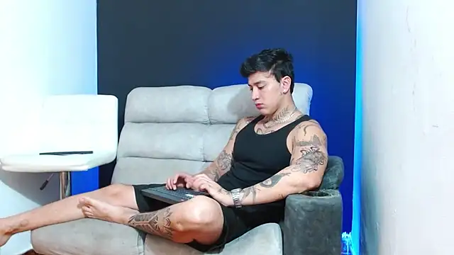 JUSTIN FULLER1 online show from April 16, 2026, 10:23 pm