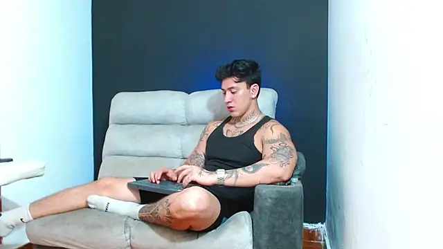 Snapshot of JUSTIN_FULLER1 chatting on July 17, 2026, 12:17 am JUSTIN FULLER1 online show from July 17, 2026, 12:17 am