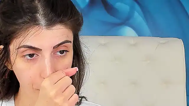 SkinnyDolly online show from May 29, 2026, 2:42 am