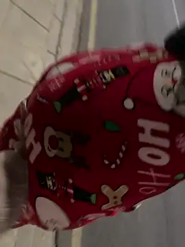 emma05 online show from December 3, 2025, 7:45 pm