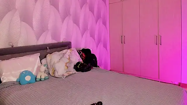 Bambiii bby online show from January 17, 2025, 2:18 am