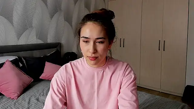 Bambiii bby online show from March 12, 2026, 6:19 am