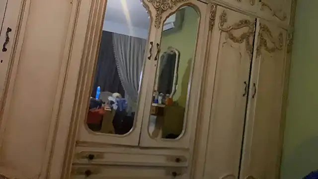 emylolo9 online show from January 1, 2025, 11:29 pm