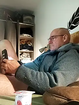 bogland33 online show from February 5, 2026, 11:20 pm