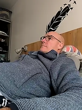 bogland33 online show from February 9, 2026, 1:59 pm