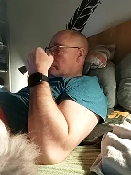 bogland33 online show from April 7, 2026, 7:47 pm