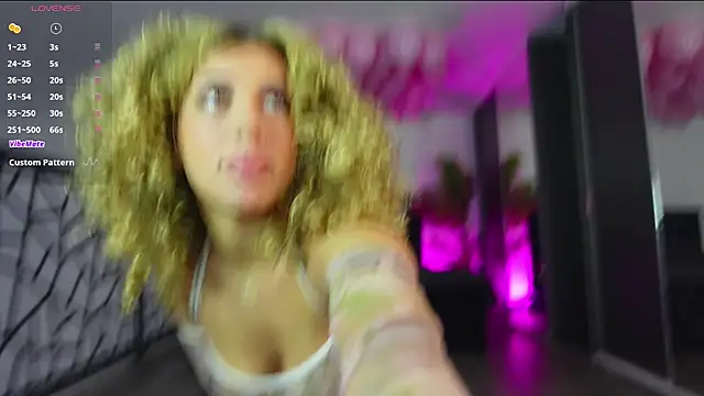 CurlyAnt0 online show from February 19, 2026, 8:43 am