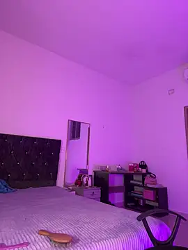 Snapshot of AuroraFiore chatting on February 1, 2026, 2:21 am AuroraFiore online show from February 1, 2026, 2:21 am