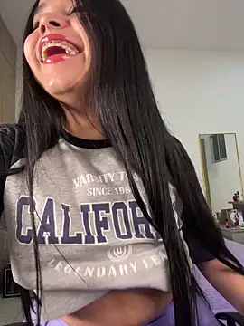 Snapshot of AuroraFiore chatting on February 28, 2026, 1:50 am AuroraFiore online show from February 28, 2026, 1:50 am