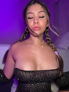 Snapshot of tuckersabrina chatting on March 1, 2025, 2:44 pm tuckersabrina online show from March 1, 2025, 2:44 pm