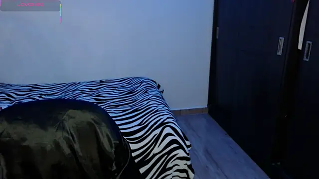 Snapshot of Amber_Lovely chatting on October 2, 2025, 11:45 pm Amber Lovely online show from October 2, 2025, 11:45 pm