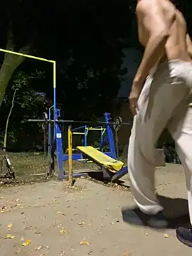 Snapshot of dantedesirexx chatting on December 17, 2024, 4:01 am dantedesirexx online show from December 17, 2024, 4:01 am