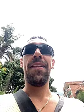 Snapshot of dantedesirexx chatting on February 11, 2025, 7:05 pm dantedesirexx online show from February 11, 2025, 7:05 pm