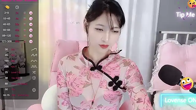 Snapshot of -Jolene-688- chatting on December 31, 2024, 7:29 pm -Jolene-688- online show from December 31, 2024, 7:29 pm