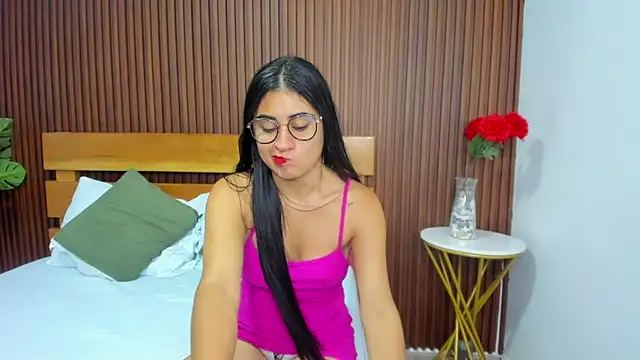 evelin leroy online show from December 23, 2024, 12:08 pm