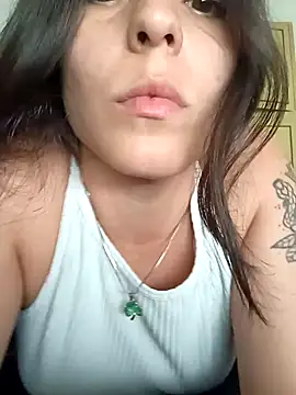 Snapshot of Alma-Mora chatting on January 23, 2025, 3:43 pm Alma-Mora online show from January 23, 2025, 3:43 pm