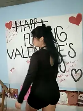 Snapshot of Elvishcassie_ chatting on February 20, 2025, 10:59 pm Elvishcassie online show from February 20, 2025, 10:59 pm