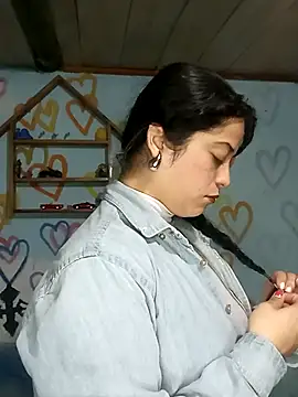 Snapshot of Elvishcassie_ chatting on March 12, 2025, 12:31 am Elvishcassie online show from March 12, 2025, 12:31 am