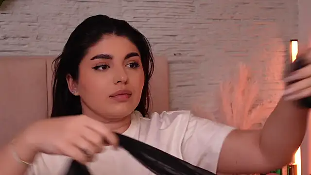 Snapshot of RachelSwaan chatting on January 2, 2025, 2:13 pm RachelSwaan online show from January 2, 2025, 2:13 pm