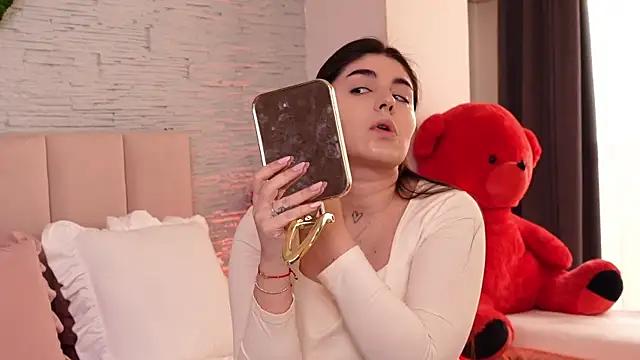 Snapshot of RachelSwaan chatting on March 9, 2025, 7:56 am RachelSwaan online show from March 9, 2025, 7:56 am