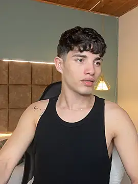 AlejooTwink online show from March 21, 2026, 3:44 am