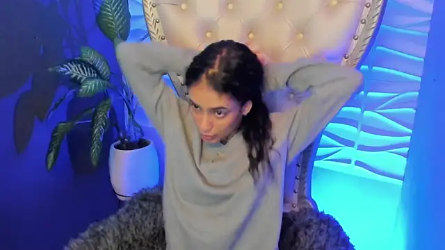 Layla 707 online show from November 4, 2025, 1:38 am